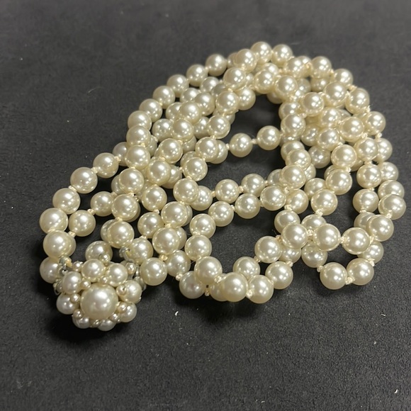 Faux pearl costume necklace - Picture 1 of 2